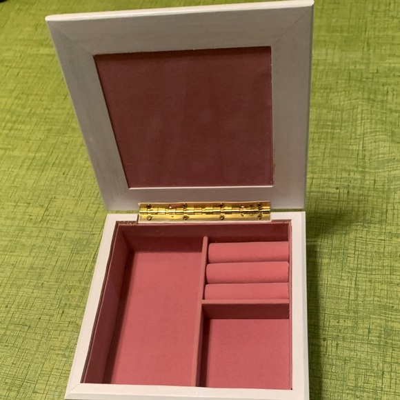 Elegant White Jewelry Box with Pink Interior - Picture 2 of 4